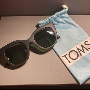 TOMS Traveler Sydney Matte Black Cat Eye Sunglasses